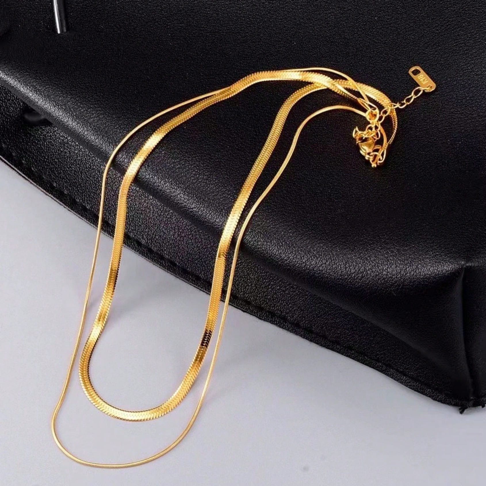 colar Europeu e americano ins maré moda retro dupla cobra osso empilhado titânio aço K ouro curto titânio aço colar clavícula cadeia mulher