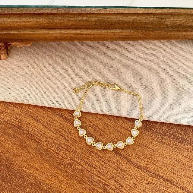 Pulseira Pérola com Coração | Bella & Finna