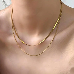 Colar Duplo Essential Gold de Aço Inoxidável | Bella & Finna