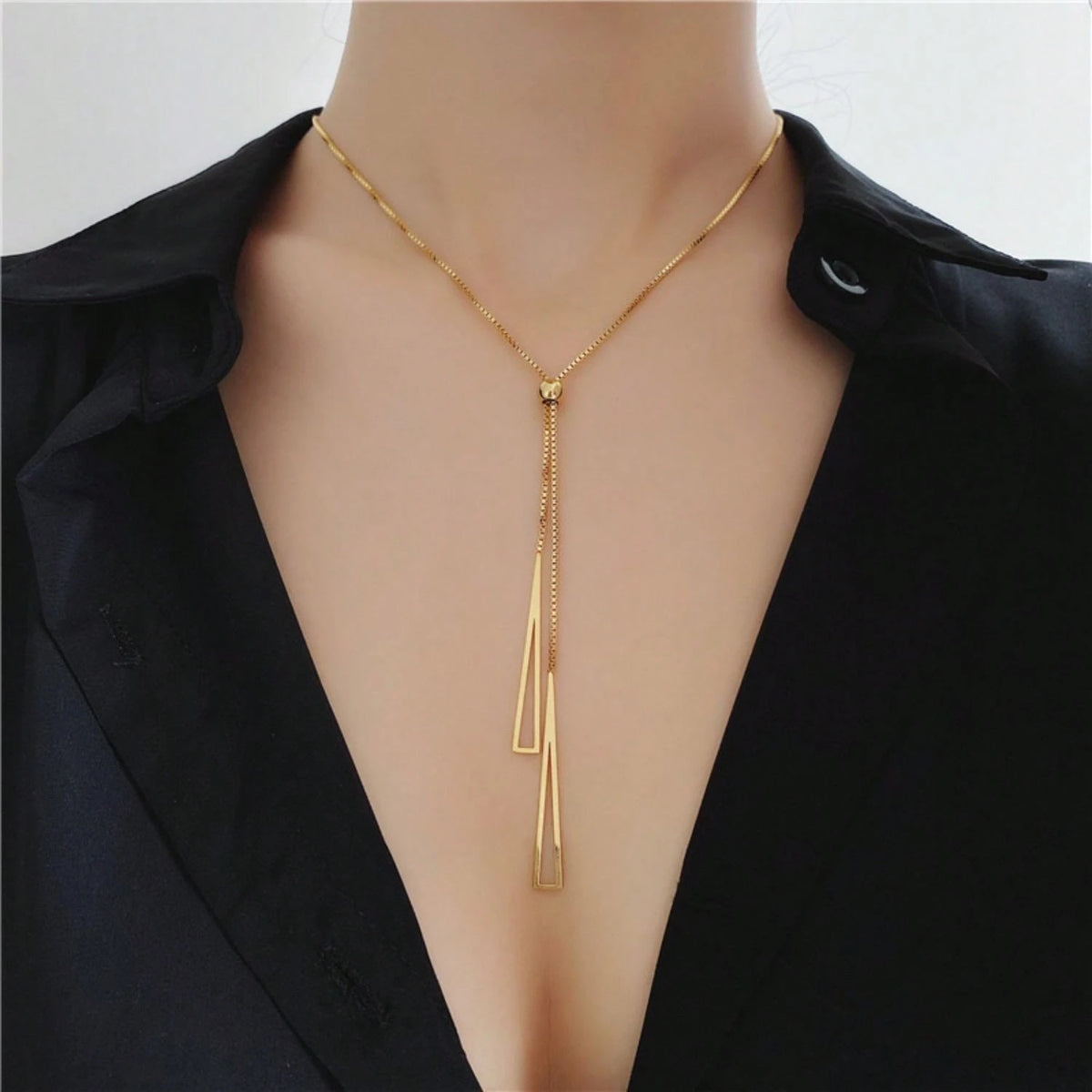 Colar Gravata  Minimalista | Bella & Finna