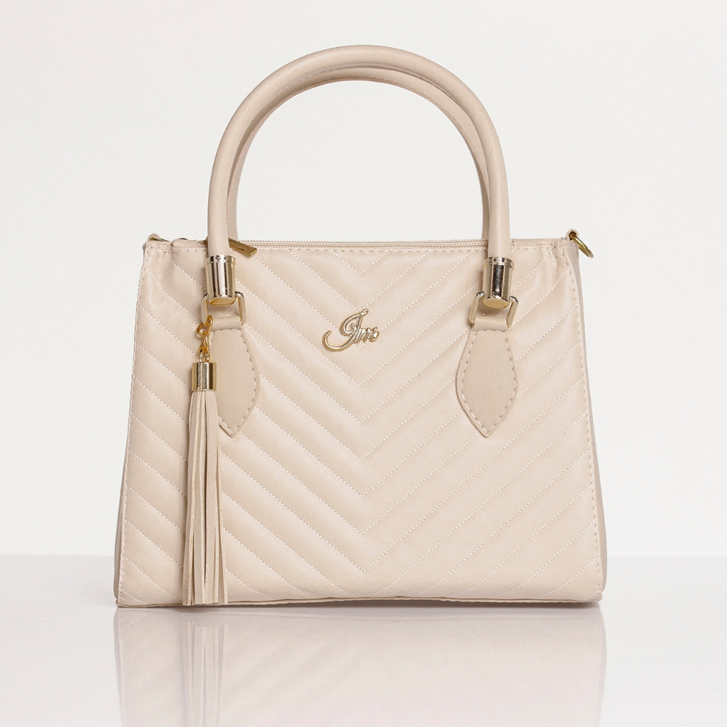 Bolsa  de Mão com Bordado Matelassê | Bella & Finna