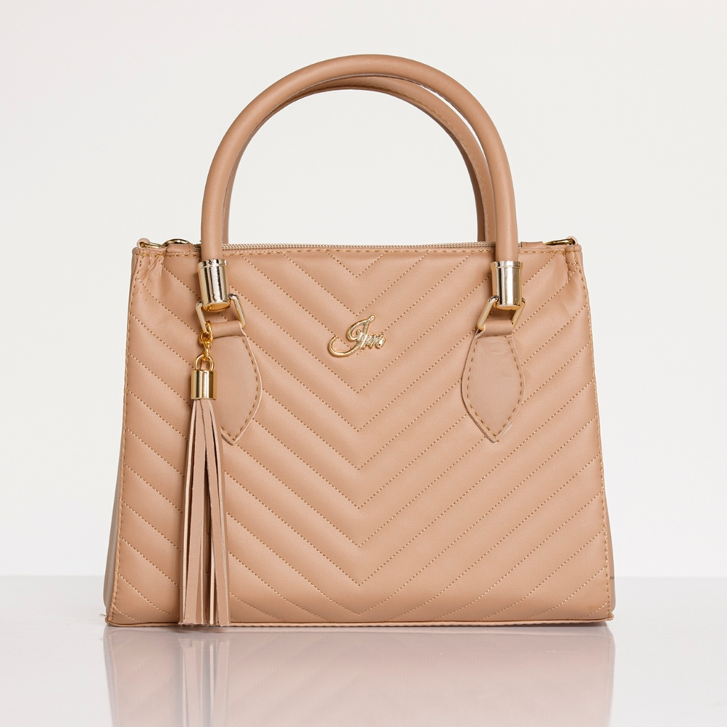 Bolsa  de Mão com Bordado Matelassê | Bella & Finna