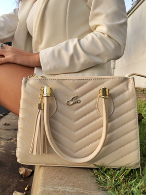 Bolsa Feminina Media Transversal e de Mão Bordado Matelassê