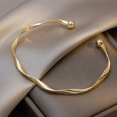 Bracelete Dourado  Minimalista | Bella & Finna