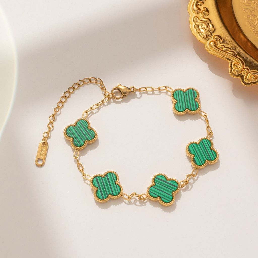 Pulseira trevo de quatro folhas com pérolas dupla face e cinco flores em aço titânio 18K que não desbota