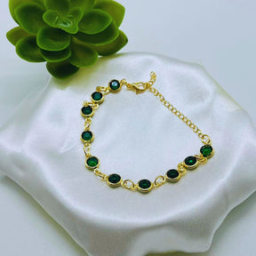 Pulseira com Pedra de Esmeralda Banhada a Ouro | Bella & Finna